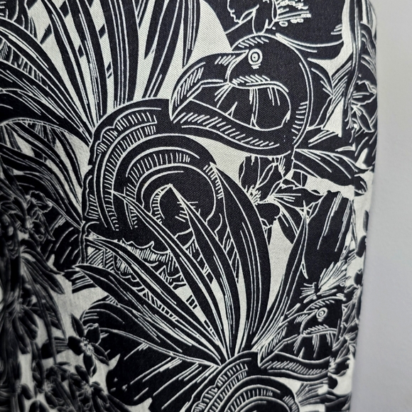 Premise Stretchy Black and White Flat Front Shorts with Tropical Print - Xl - Picture 5 of 6